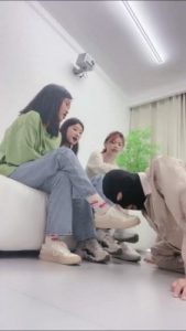 套路直播视频【白茶】3S-带闺蜜惩罚偷原味的狗 bf25870_绳艺资料库