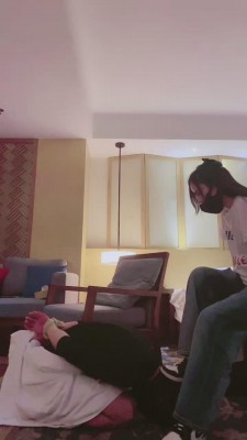 【雨琪】反绑双手和闺蜜狠虐 bf12043_绳艺资料库