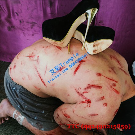 超狠高跟鞋殘忍暴踹_绳艺资料库