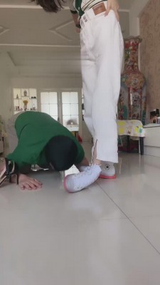 【万一】运动女神匡威白袜虐狗奴 bf14133_绳艺套路直播视频资源网