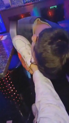 【上海gogogo】KTV里开发陪酒公主做S bf8362_绳艺套路直播视频资源网