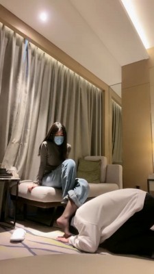 套路直播视频【榕S】御姐黑丝诱惑-碾压喂食/踩狗头狗脖子 bf26054_绳艺资料库