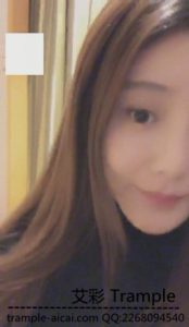 VIVI调教现实中的朋友踩踏羞辱闻肉丝_绳艺资料库