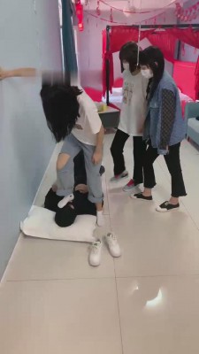 【精神小妹S】三姐妹踩踏系列 bf14021_绳艺资料库