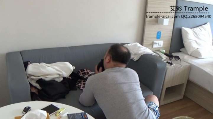 好色房东偷吻女租客内衣遭虐打_绳艺资料库