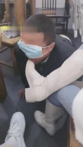【萝莉糖糖】火锅店边吃边调狗 bf6363_绳艺资料库视频资源下载