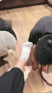 【悦主大大】小白鞋超臭棉袜羞辱双奴 bf16361_绳艺资料库视频资源下载