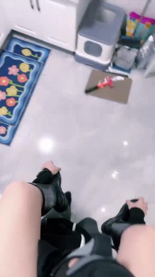 套路直播视频【惠子大人】骑马奴做家务/舔裸足插嘴/全体重踩背 bf25902_绳艺资料库