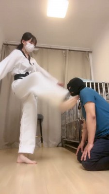 套路直播视频【暴力美学】跆拳道女神暴力踢踹/强制舔裸足/跪地求饶 bf26413_绳艺资料库
