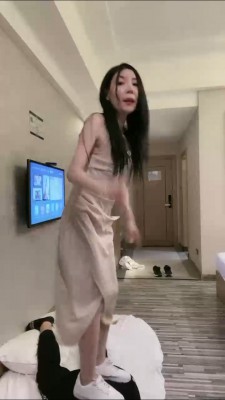 套路直播视频【陈甜女帝】小白鞋+高跟全体重跳踩 bf26130_绳艺资料库