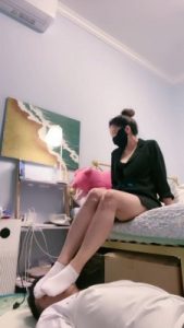 套路直播视频【鹿梦兮】原味白棉袜踩踏-袜子踩脸-裸足狂舔 bf26773_绳艺资料库