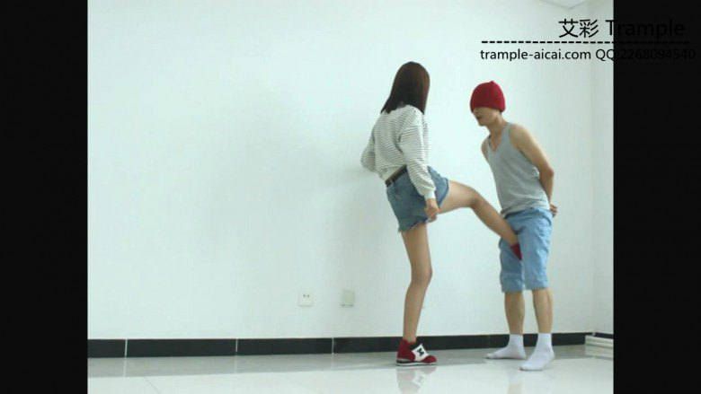 甜美媛媛主暴打小流氓，踢裆，踹肋骨流氓满地打滚！_绳艺资料库