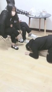 【粥粥大人】学生情侣主-下跪舔鞋闻袜跪爬 bf27650_绳艺资料库