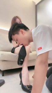 套路直播视频【时颜】弟弟是只狗/裸足舔/深喉 bf24262_绳艺资料库