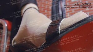 精致高跟凉鞋踩踏_绳艺资料库