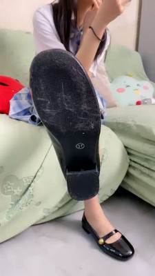 套路直播视频【艾莉】玩废绿帽追求者/舔脏鞋底/玫瑰塞嘴/转胯/臭脚捂脸 bf25596_绳艺资料库