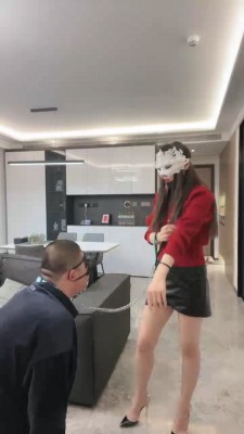 套路直播视频【妆主大大】狗链牵老狗/耳光抽/裸足深喉狂舔/骑马遛狗 bf26383_绳艺资料库