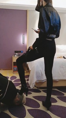 套路直播视频【美娜格格】欠债不还被女王虐成狗【双视角版】 bf23975_绳艺资料库