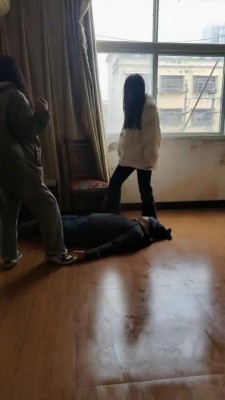 套路直播视频【最抗揍M】双S学生精神小妹暴力调-踢踹/运动鞋踩/骑马转胯 bf26124_绳艺资料库