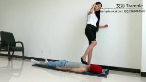 老师天依女主高跟踩贱狗!_绳艺资料库