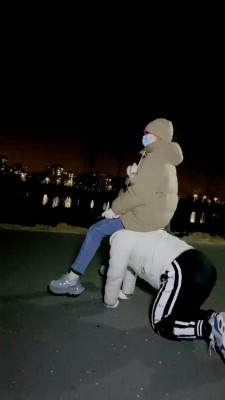 【美离子】户外-骑马遛狗/踩踏食物喂食 bf23001_绳艺套路直播视频资源网