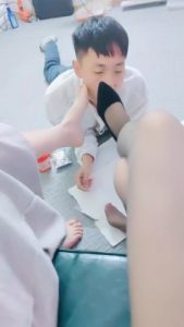 【果儿】双S咀嚼物投喂/深喉圣水骑马鞭打【双视角版】 bf27320_绳艺资料库视频资源下载