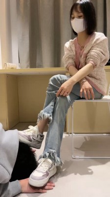 【桃酥S】逛街回来强迫狗舔脏鞋臭袜/鞭打 bf27142_绳艺资料库