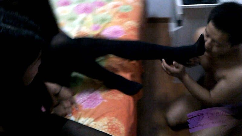 偷闻美女脚的下场_绳艺资料库