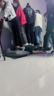 套路直播视频【精神小妹】6S素人学生-全体重踩踏-运动鞋+棉袜 bf26040_绳艺资料库