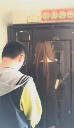 VIVI带狗拜访闺蜜_绳艺资料库