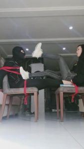 【傲柔】老虎凳刑罚/耳光踢打舔鞋窒息 bf9827_绳艺套路直播视频资源网