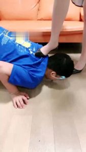 【倪梵】剧情-猥琐大叔跟踪空姐下班-脚踩口吐喂食/人肉坐垫 bf28399_绳艺资料库视频资源下载