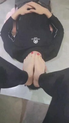 【微希】贱奴卑微伺候长腿车模 bf9028_绳艺套路直播视频资源网