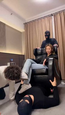 套路直播视频【二宝】三奴侍奉-物化肉垫沙发/跳踩【完整版】 bf25698_绳艺资料库