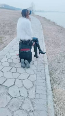 套路直播视频【梦幻大大】长靴S户外遛狗骑马爬行 bf23999_绳艺资料库