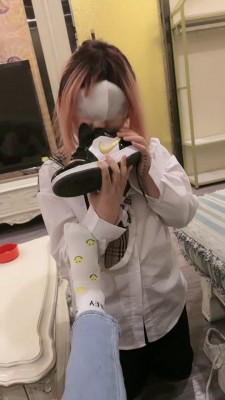 套路直播视频【调教视频】【安琪】母畜-舔闻双素人美女脏鞋臭袜骑马【三视角完整版】 bf25565_绳艺资料库