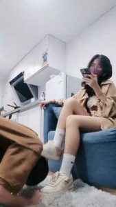 【嘉妮】学生S臭鞋臭袜气味辱狗【双视角版】 bf20078_绳艺资料库视频资源下载