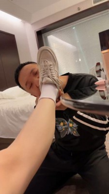 【橘子没熟】迷恋脏鞋的贱狗 bf22780_绳艺套路直播视频资源网