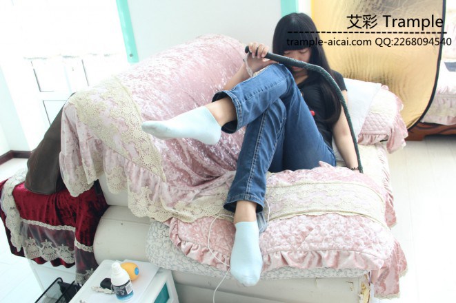 【冰时代】极品嫩模小玉 脏帆布鞋臭袜子羞辱_绳艺资料库