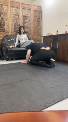 套路直播视频【琳嘉】双S-小白鞋+网袜诱惑/踩踏恋足舔鞋 bf26670_绳艺资料库