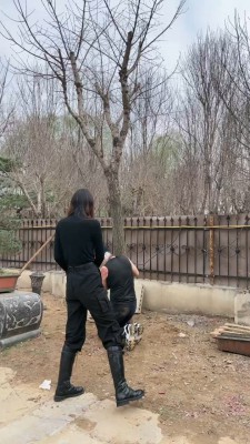 套路直播视频【沅芷大人】重度-公开处刑狗-硬靴踢踹 bf25941_绳艺资料库