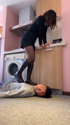 套路直播视频【年华S】素人长靴碾压狗/踩踏喂食 bf23929_绳艺资料库