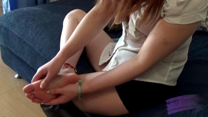 玥玥过膝黑色高筒靴扭伤按摩_绳艺资料库