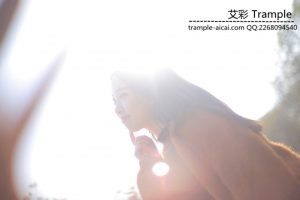 某在校女大学生长靴初次玩踩踏_绳艺资料库