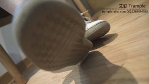 瑶瑶学生主调教狗奴舔脏鞋_绳艺资料库