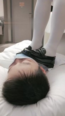 【柠檬大大】皮鞋原味白丝踩奶狗 bf17632_绳艺资料库视频资源下载