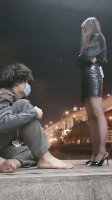 【樱桃大大】户外乞丐被富家女羞辱 bf14735_绳艺套路直播视频资源网