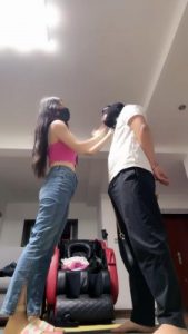 套路直播视频【苏州十三姨】双S牛仔裤暴力踢裆虐废狗/手铐反绑/踹头 bf26559_绳艺资料库