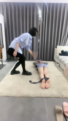 套路直播视频【虫虫S】五花大绑强制sp bf24932_绳艺资料库