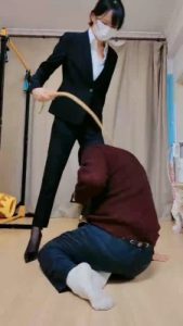 【暴力美学】残暴女总裁对付员工 bf22725_绳艺资料库视频资源下载